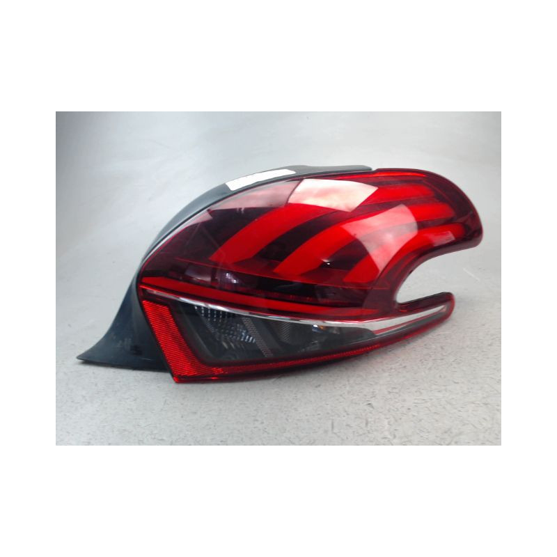 FEU ARRIERE DROIT PEUGEOT 208