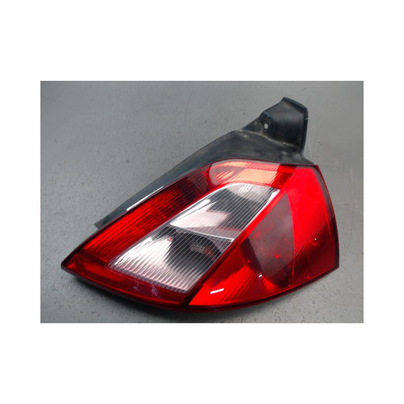 FEU ARRIERE DROIT RENAULT MEGANE