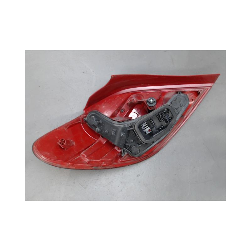 FEU ARRIERE DROIT PEUGEOT 207