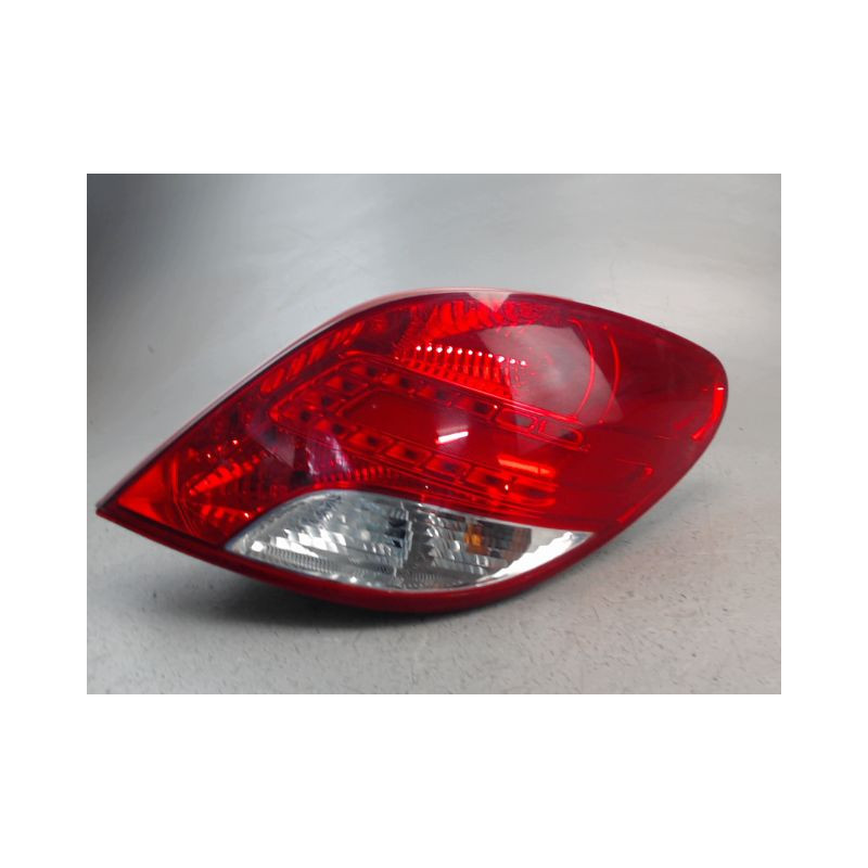 FEU ARRIERE DROIT PEUGEOT 207
