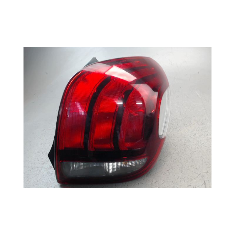 FEU ARRIERE DROIT PEUGEOT 108