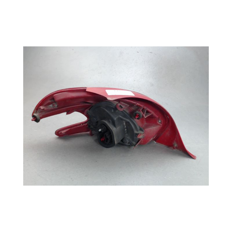 FEU ARRIERE DROIT PEUGEOT 208