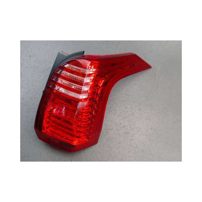FEU ARRIERE DROIT PEUGEOT 5008