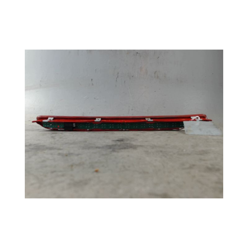 FEUX STOP SUPPLEMENTAIRE VOLKSWAGEN TIGUAN 2009-