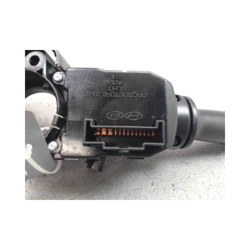 COMMANDE ECLAIRAGE HYUNDAI I 20 2009-