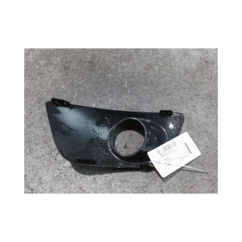 OBTURATEUR PHARE ADDITIONNEL PARE-CHOC AVG DACIA SANDERO 2008-