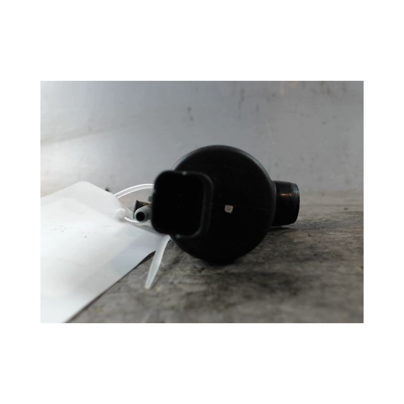 POMPE LAVE-GLACE AVANT DACIA LOGAN -08