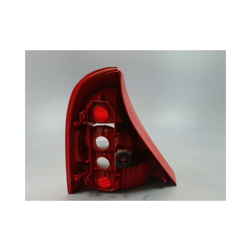 FEU ARRIERE DROIT RENAULT CLIO II Phase 2 2001-2006