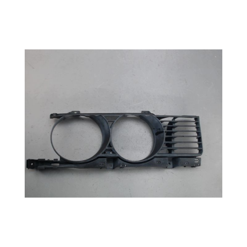 GRILLE CALANDRE DROIT B.M.W. SERIE 5