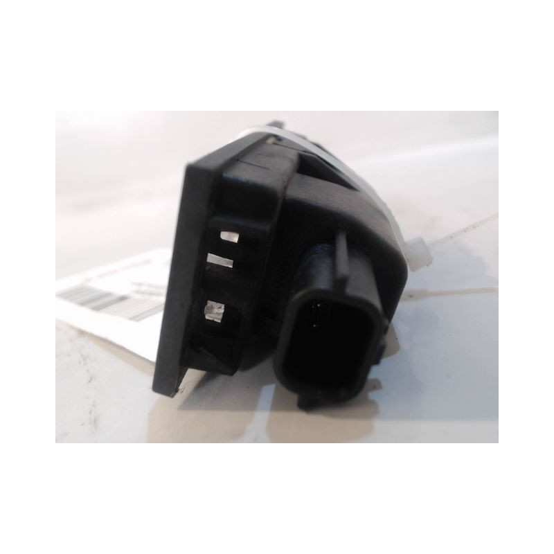 ECLAIREUR PLAQUE DE POLICE DROIT DACIA SANDERO 2008-