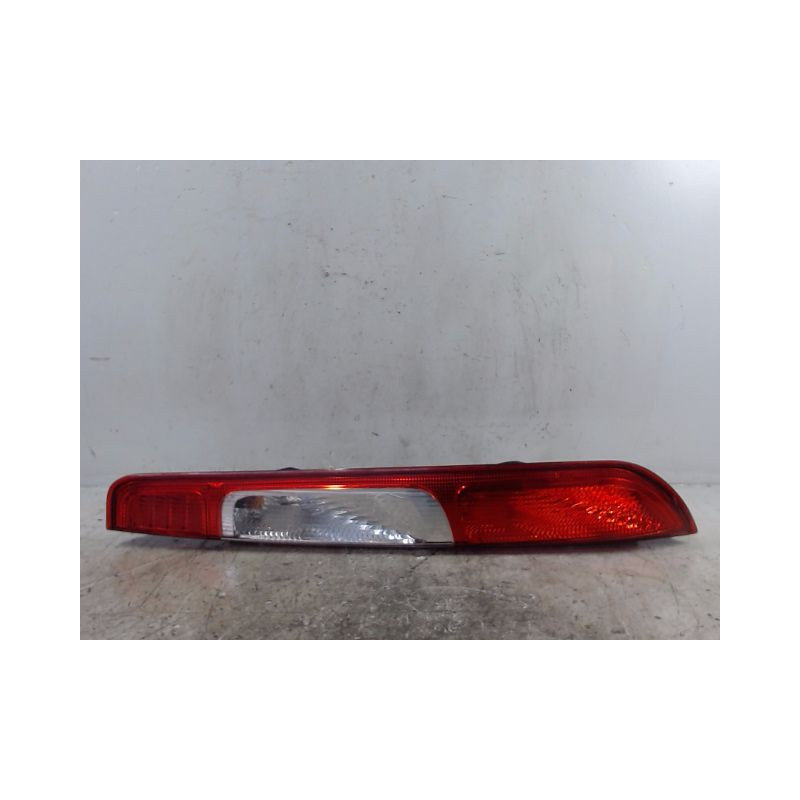 FEU ARRIERE DROIT FORD FOCUS 04-07
