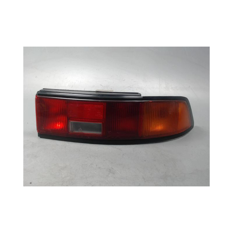 FEU ARRIERE DROIT MAZDA 323 89-95