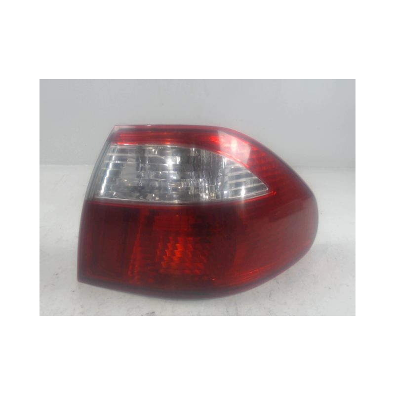 FEU ARRIERE DROIT MAZDA 626 2000-2001