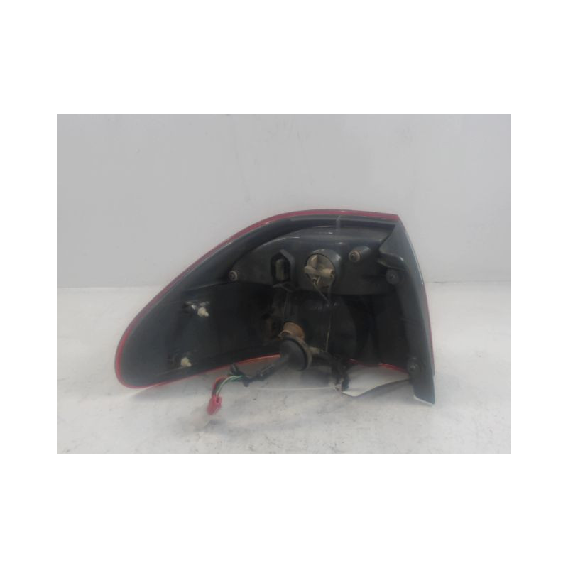 FEU ARRIERE DROIT MAZDA 626 2000-2001