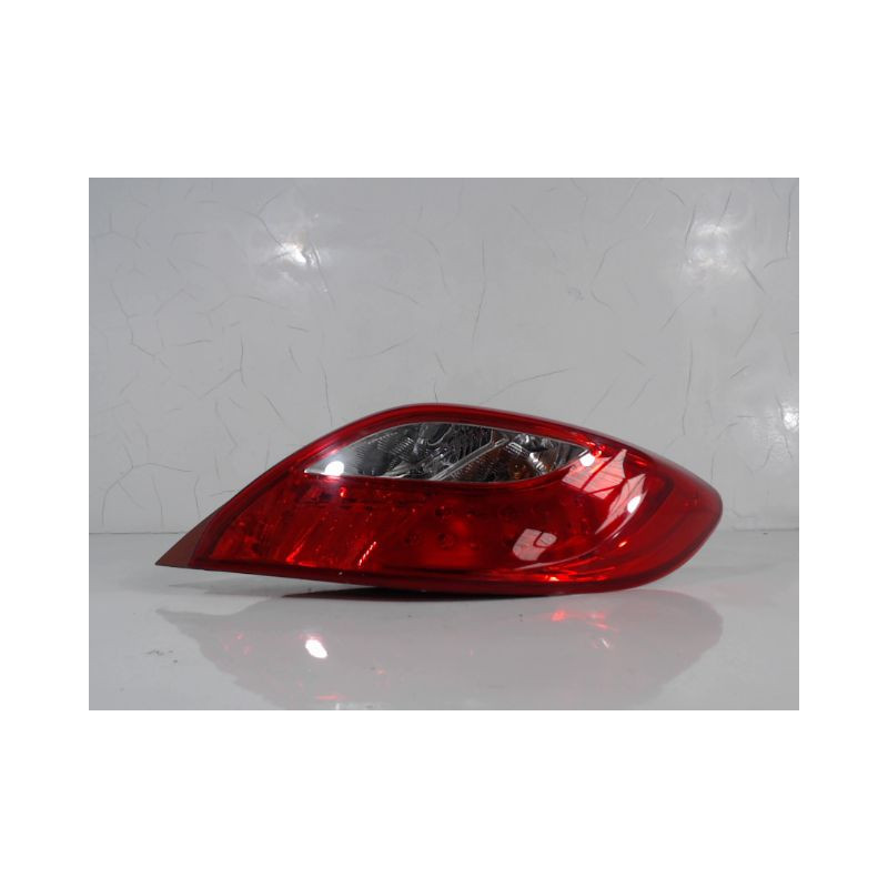 FEU ARRIERE DROIT MAZDA MAZDA 2