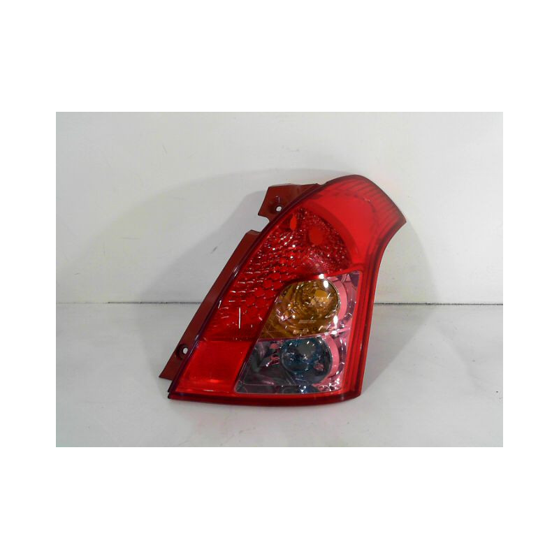 FEU ARRIERE DROIT SUZUKI SWIFT -03/05