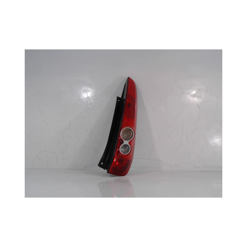 FEU ARRIERE DROIT FORD FIESTA 2005-