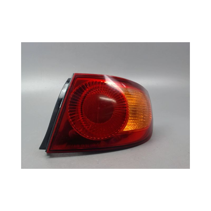 FEU ARRIERE DROIT HYUNDAI ELANTRA 2000-