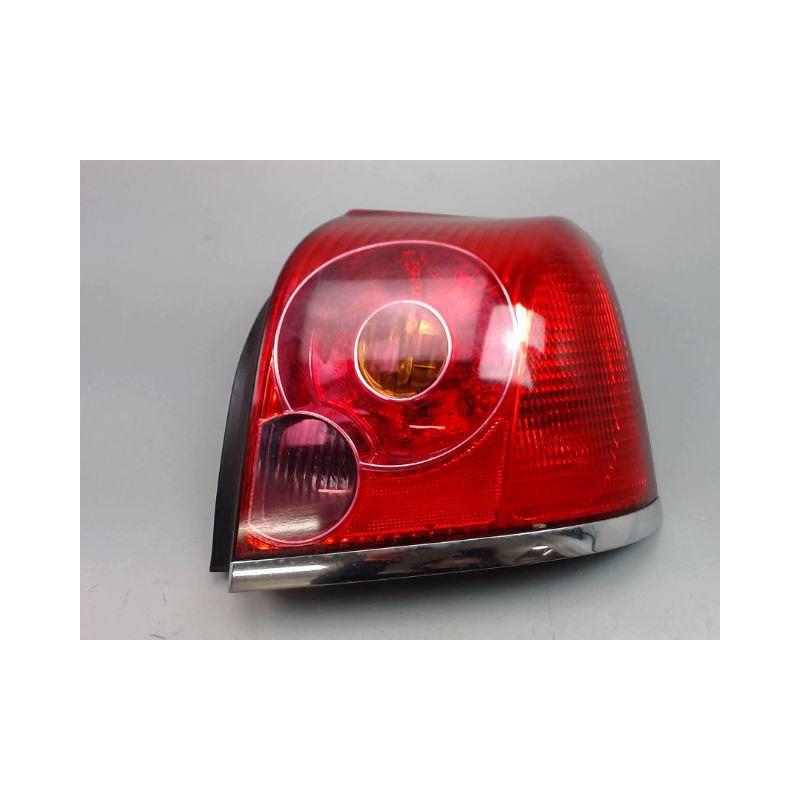 FEU ARRIERE DROIT TOYOTA AVENSIS 2005-