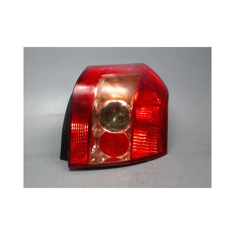 FEU ARRIERE DROIT TOYOTA COROLLA 2004-