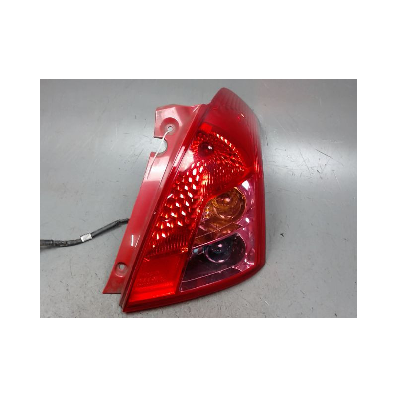 FEU ARRIERE DROIT SUZUKI SWIFT