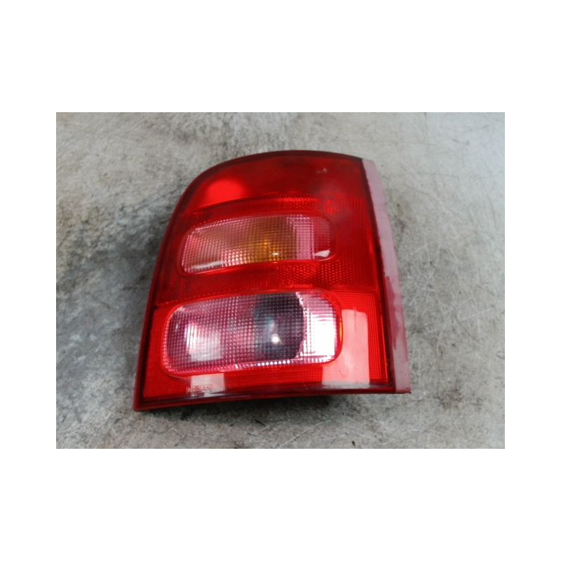 FEU ARRIERE DROIT NISSAN MICRA 2000-2003
