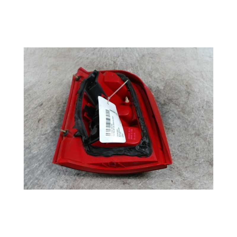 FEU ARRIERE DROIT NISSAN MICRA 2000-2003