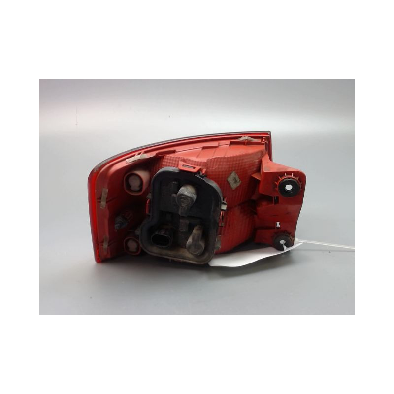 FEU ARRIERE DROIT AUDI A6 2004-