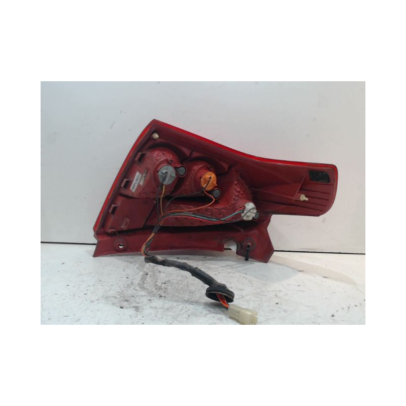 FEU ARRIERE DROIT SUZUKI SWIFT