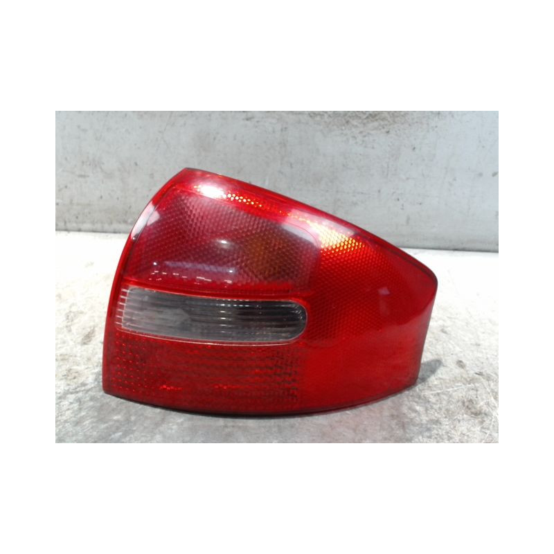 FEU ARRIERE DROIT AUDI A6 2004-