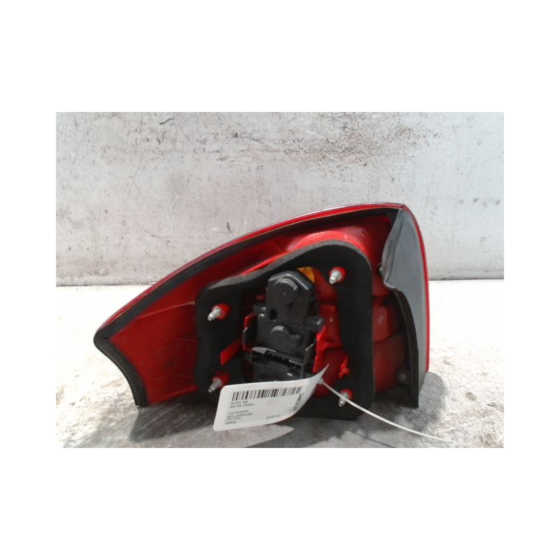 FEU ARRIERE DROIT AUDI A6 2004-