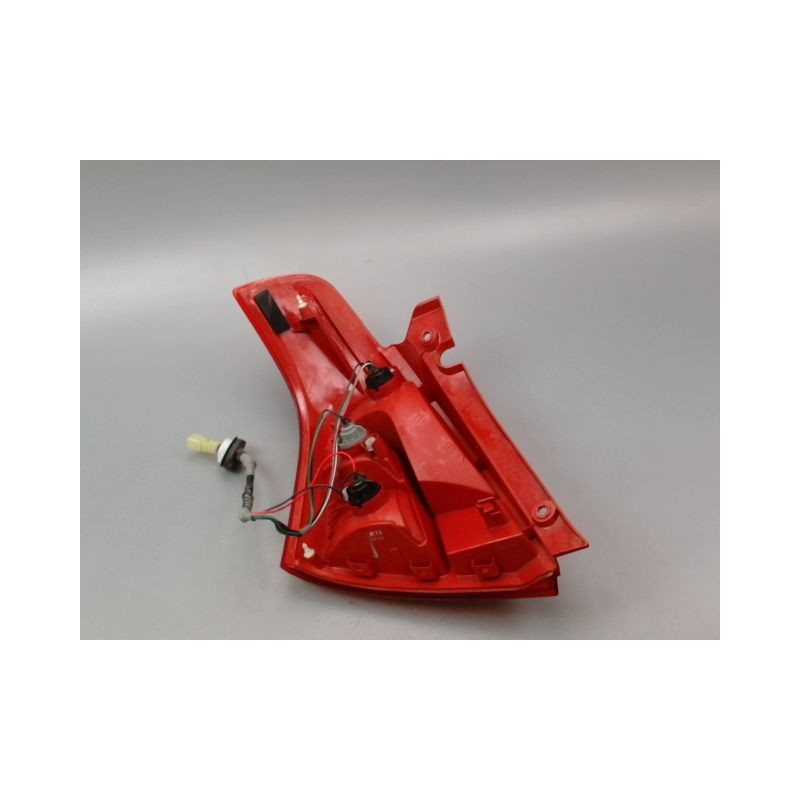 FEU ARRIERE DROIT SUZUKI SWIFT III 2005-2011
