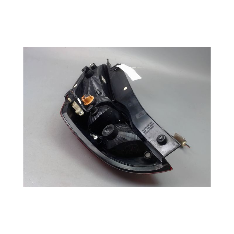 FEU ARRIERE DROIT OPEL AGILA