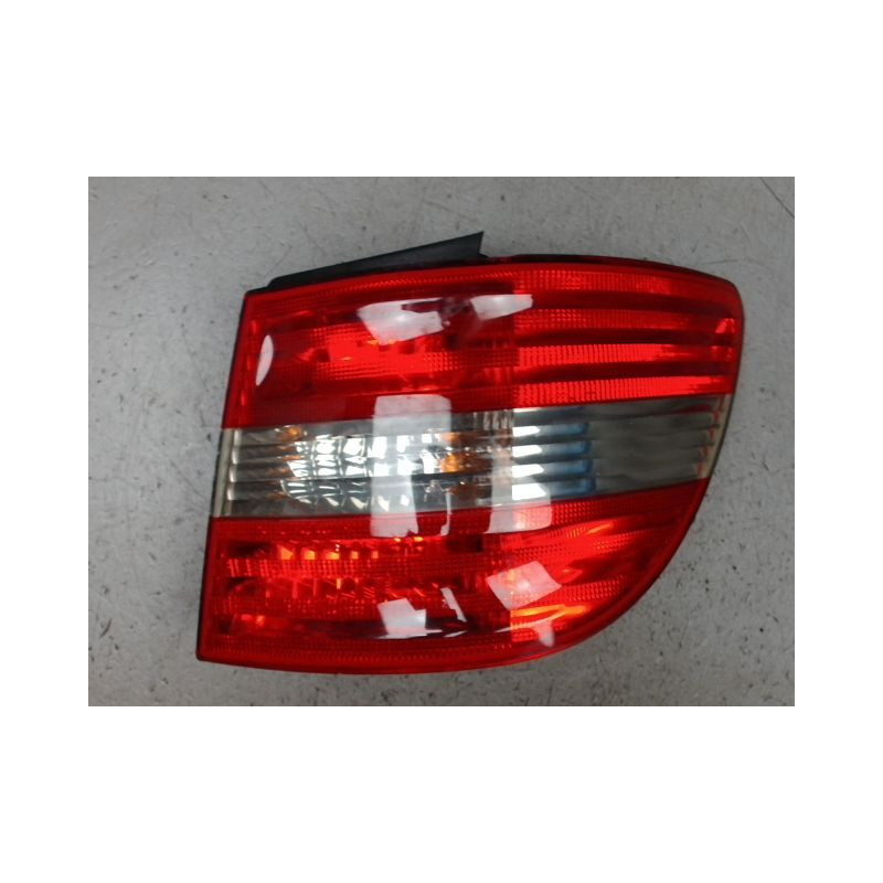 FEU ARRIERE DROIT MERCEDES CLASSE B 05-08