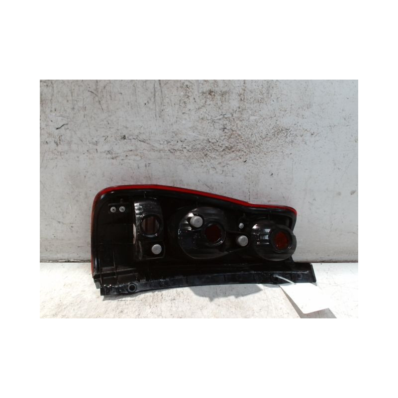 FEU ARRIERE DROIT HYUNDAI MATRIX PH2 -05