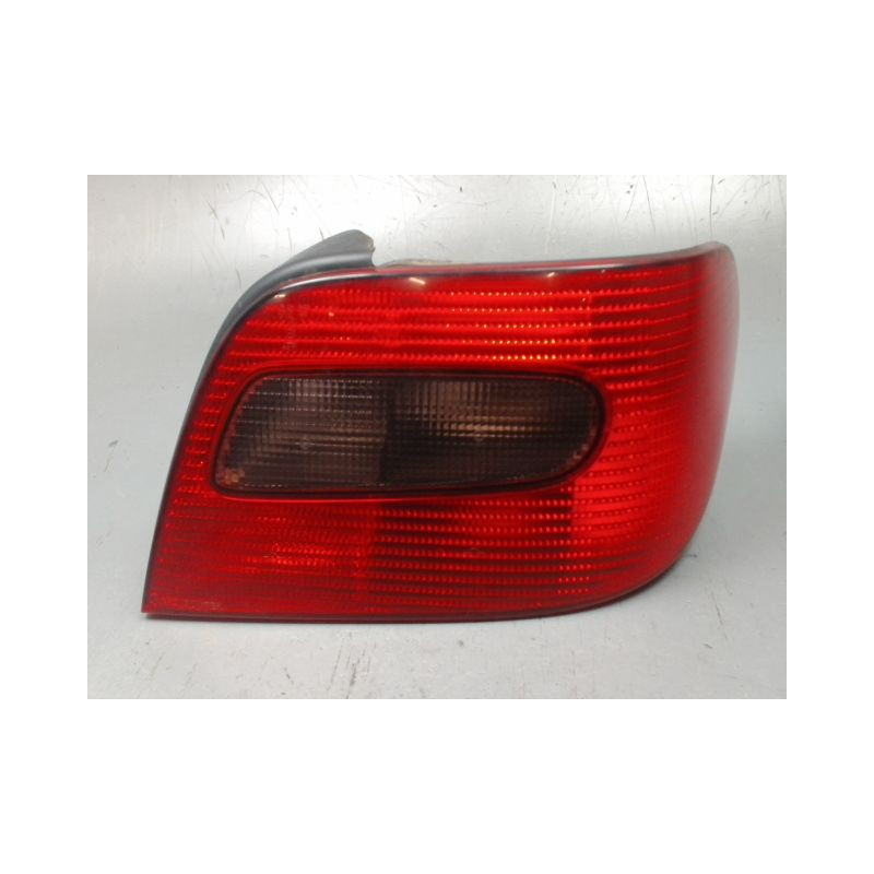 FEU ARRIERE DROIT CITROEN XSARA -2000