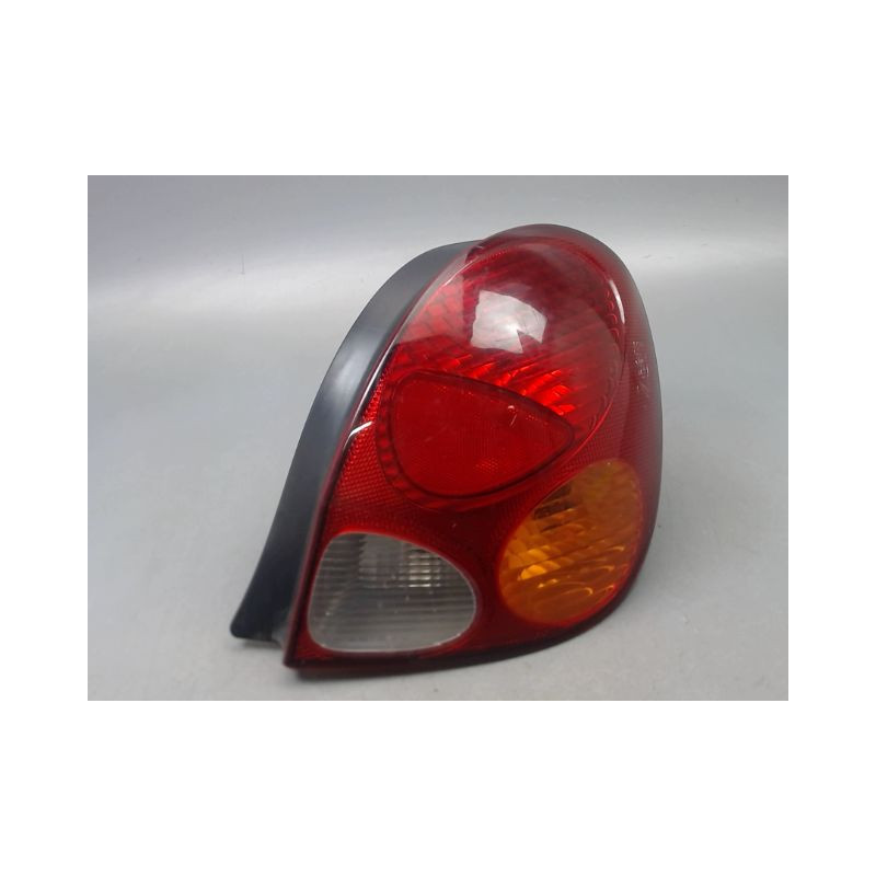 FEU ARRIERE DROIT TOYOTA COROLLA 2000-2001
