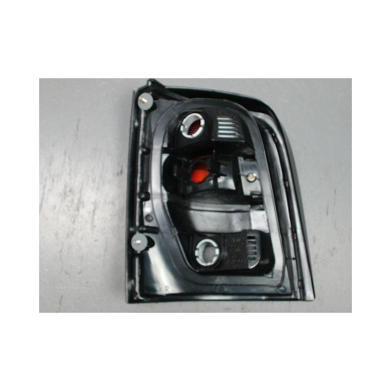 FEU ARRIERE DROIT NISSAN MICRA 92-96