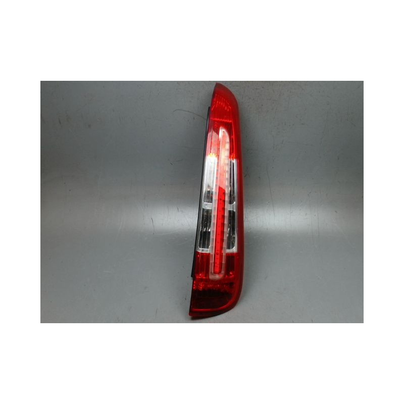 FEU ARRIERE DROIT FORD C-MAX