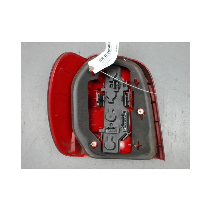 FEU ARRIERE DROIT VOLKSWAGEN POLO 99-2001