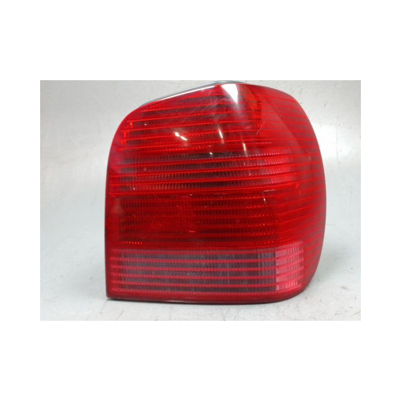 FEU ARRIERE DROIT VOLKSWAGEN POLO 99-2001
