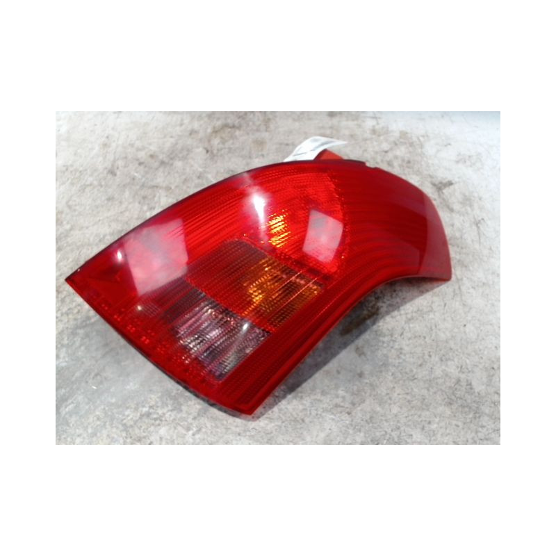FEU ARRIERE DROIT SUZUKI SWIFT
