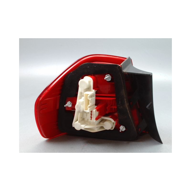 FEU ARRIERE DROIT BMW SERIE 3 BERL. V Phase 1 (E90) 2005-2008