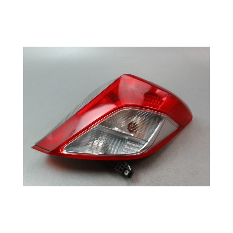 FEU ARRIERE DROIT TOYOTA YARIS II 2010-