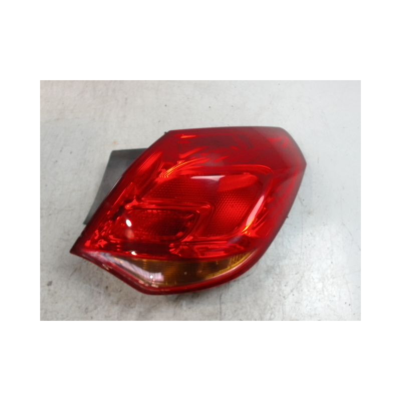 FEU ARRIERE DROIT OPEL ASTRA 2004-