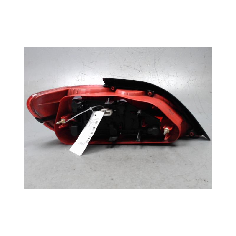 FEU ARRIERE DROIT PEUGEOT 406 99-04