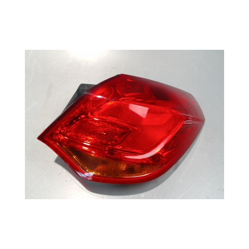 FEU ARRIERE DROIT OPEL ASTRA 2004-