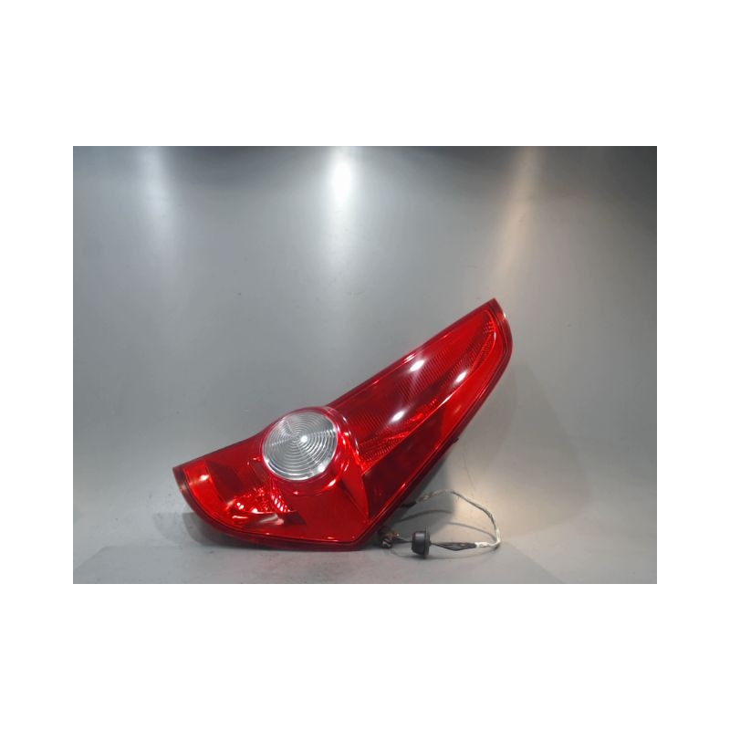 FEU ARRIERE DROIT OPEL AGILA