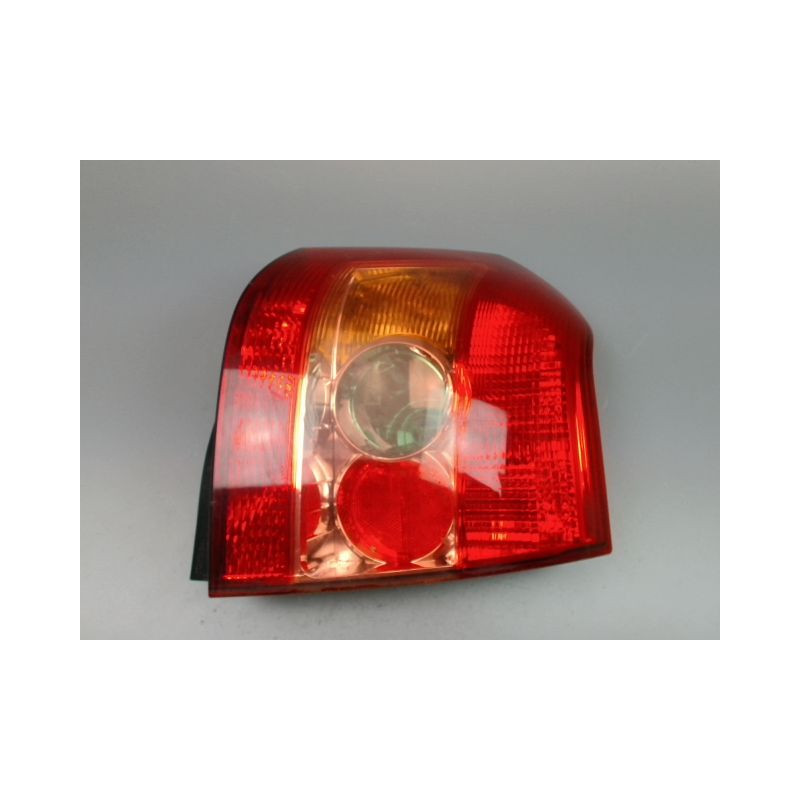 FEU ARRIERE DROIT TOYOTA COROLLA X PHASE 1 2002-2004