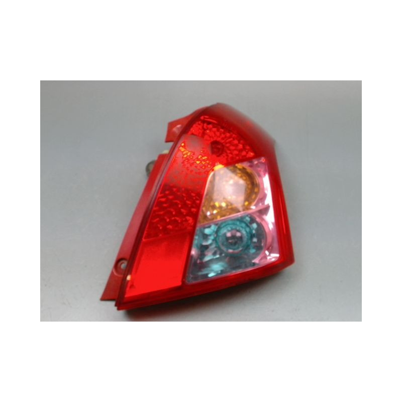 FEU ARRIERE DROIT SUZUKI SWIFT III 2005-2011